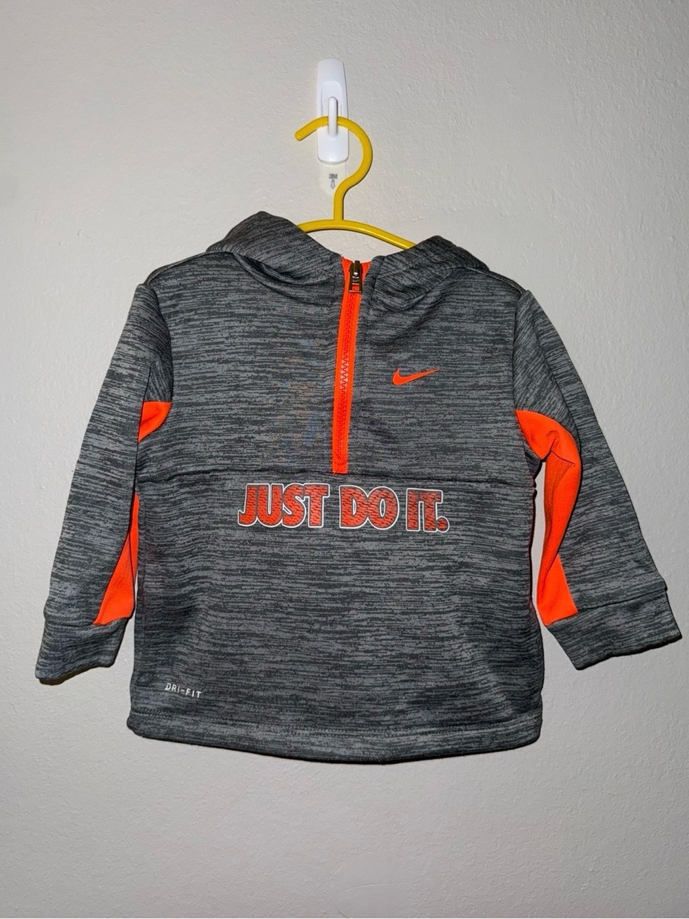 Nike Kids Gray & Orange 'Just Do It' outfit size 18months